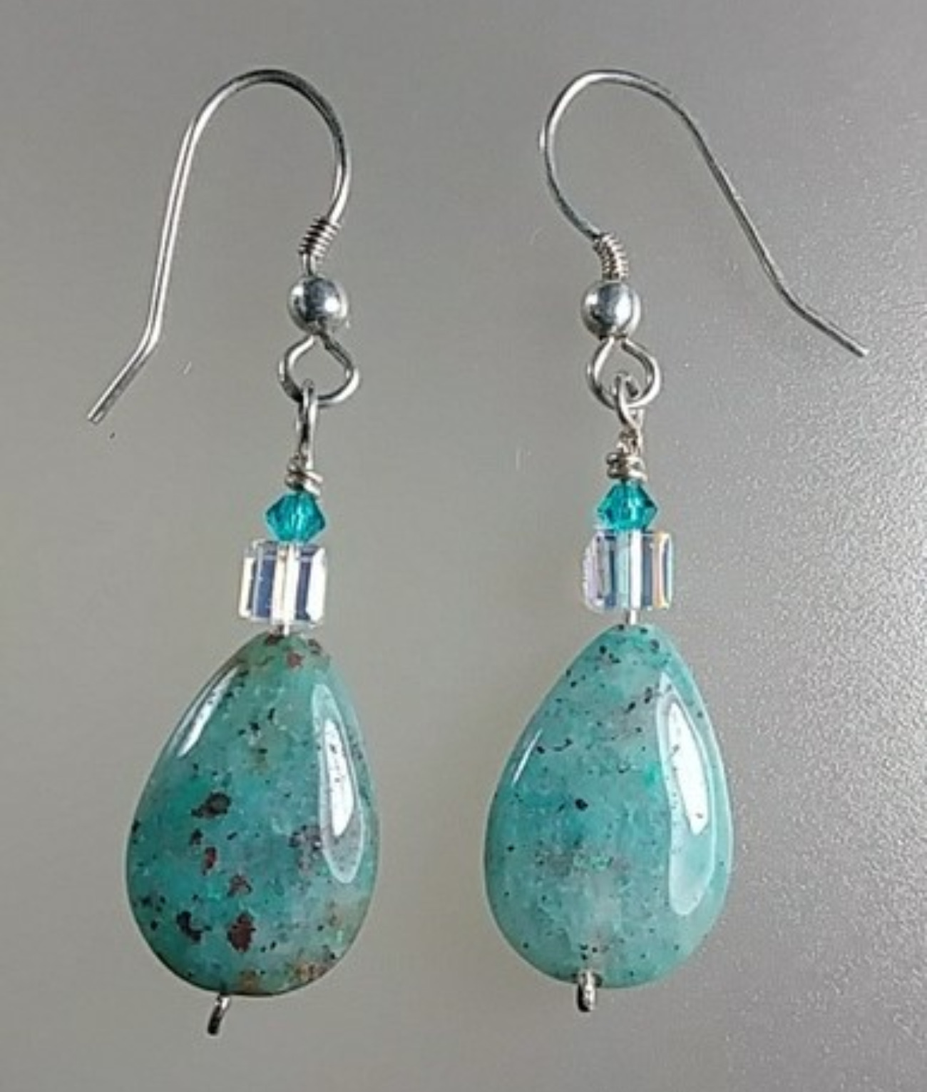 619 - EAR - Description: Earrings: Sterling Silver, Turquoise Gemstones and Swarovski Crystal Beads (Sterling Silver Earwire)  Dimension: 2 ' L (Inches)﻿